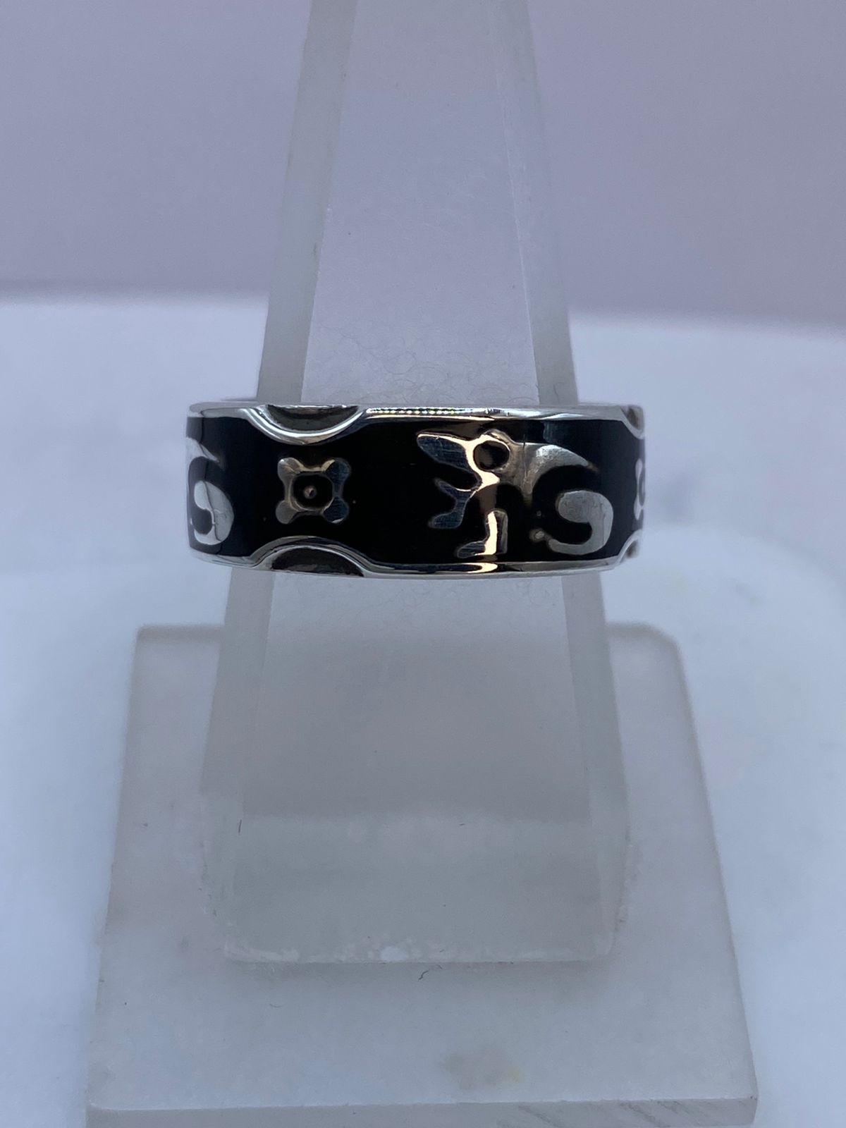 Anillo de Figura Orgánica en Plata .925, vista frontal