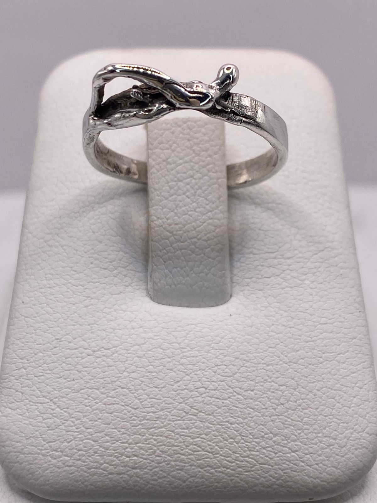 Anillo Figura Asimétrica en Plata .925 — vista lateral