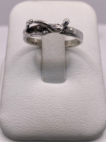 Anillo Figura Asimétrica en Plata .925, vista frontal