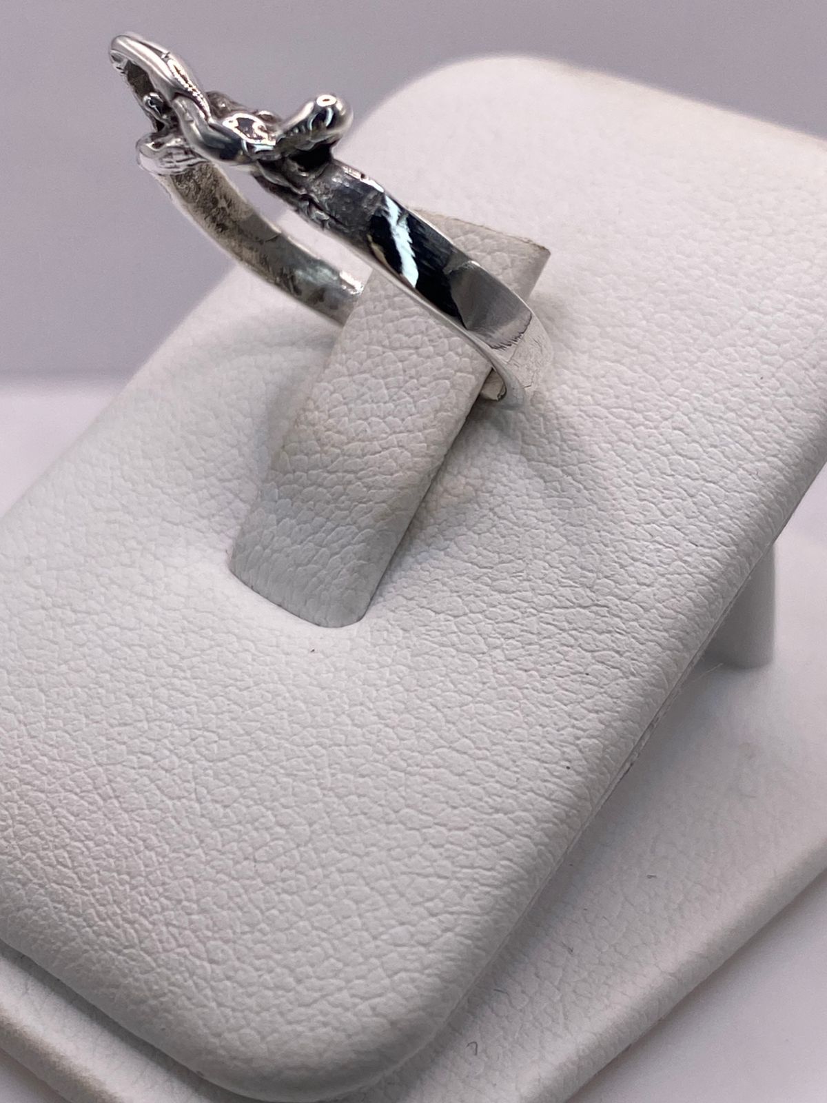 Anillo Figura Asimétrica en Plata .925, vista lateral