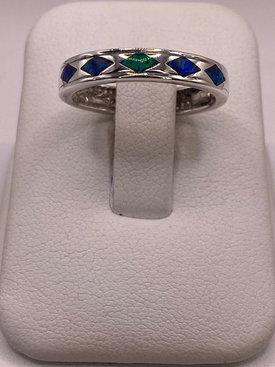 Anillo con Figuras de Rombo Plata 950 con Ópalo de Fuego, vista frontal