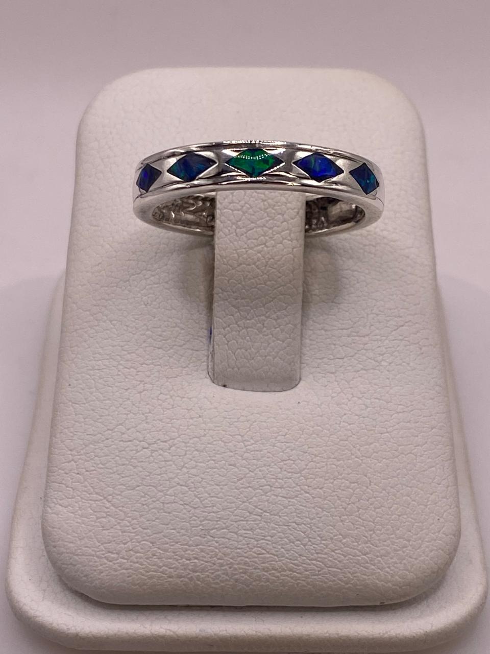 Anillo con Figuras de Rombo Plata 950 con Ópalo de Fuego, vista de detalle