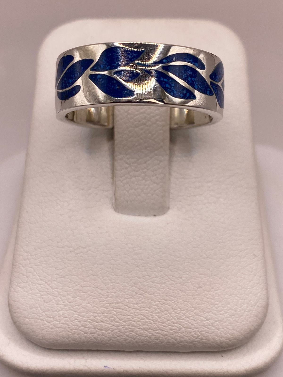 Anillo Floral Azul de Plata .925 con Incrustaciones, vista de detalle