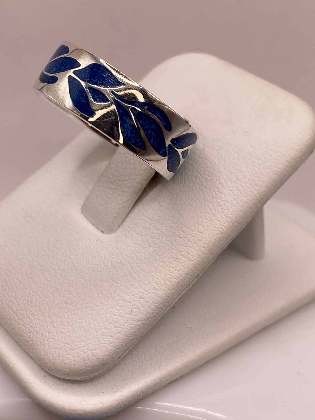 Anillo Floral Azul de Plata .925 con Incrustaciones, vista frontal