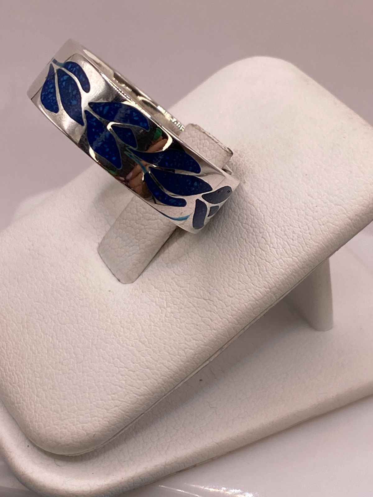 Anillo Floral Azul de Plata .925 con Incrustaciones, vista frontal
