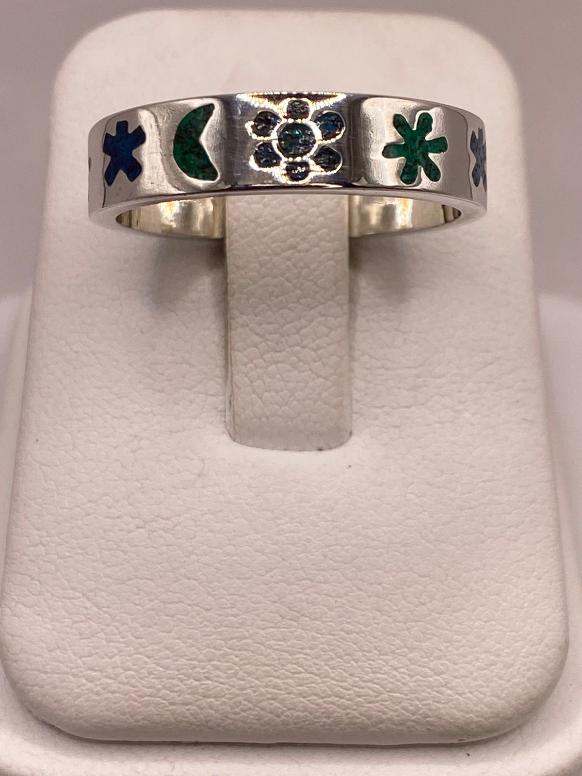 Anillo Floral y Lunar de Plata .925 con Incrustaciones, vista frontal