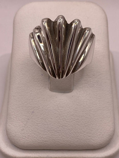 Anillo con Forma de Concha en Plata .925, vista lateral