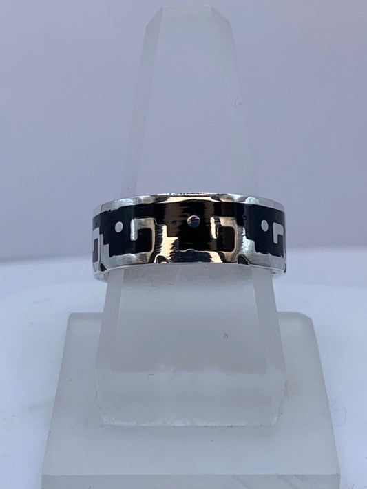 Anillo Forma de Olas en Plata .925 con Obsidiana Negra — ángulo diagonal