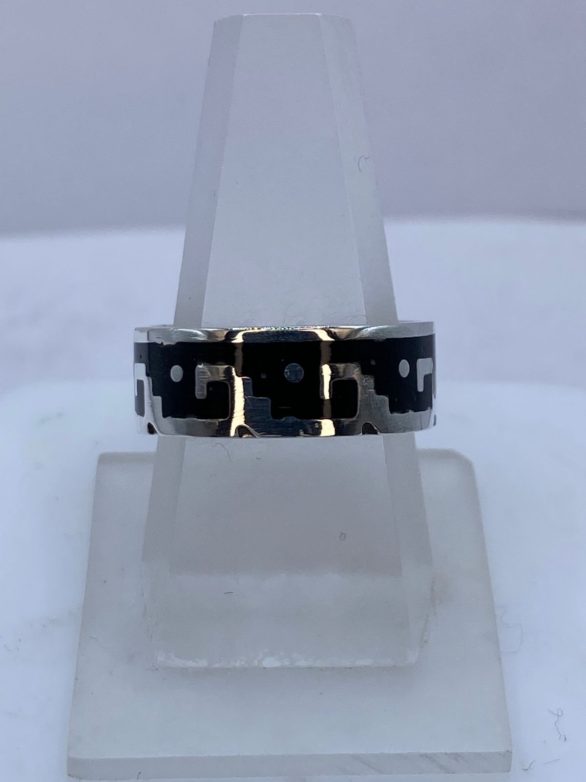 Anillo Forma de Olas en Plata .925 con Obsidiana Negra, vista frontal