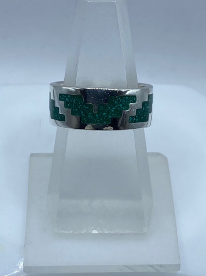 Anillo Forma de Pirámide en Plata .925 con Ónix — vista lateral