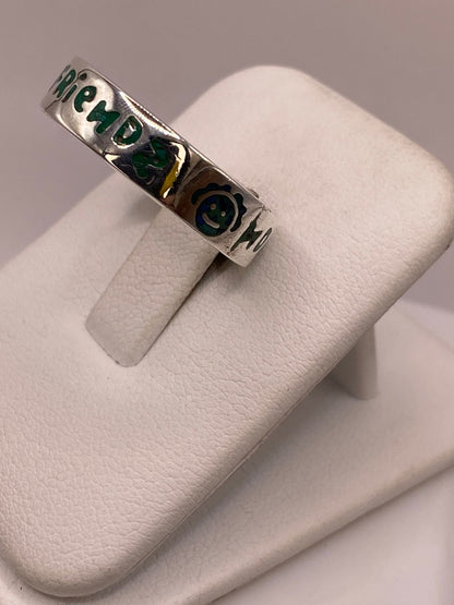 Anillo “friends” de Plata .925 con Incrustaciones, vista frontal