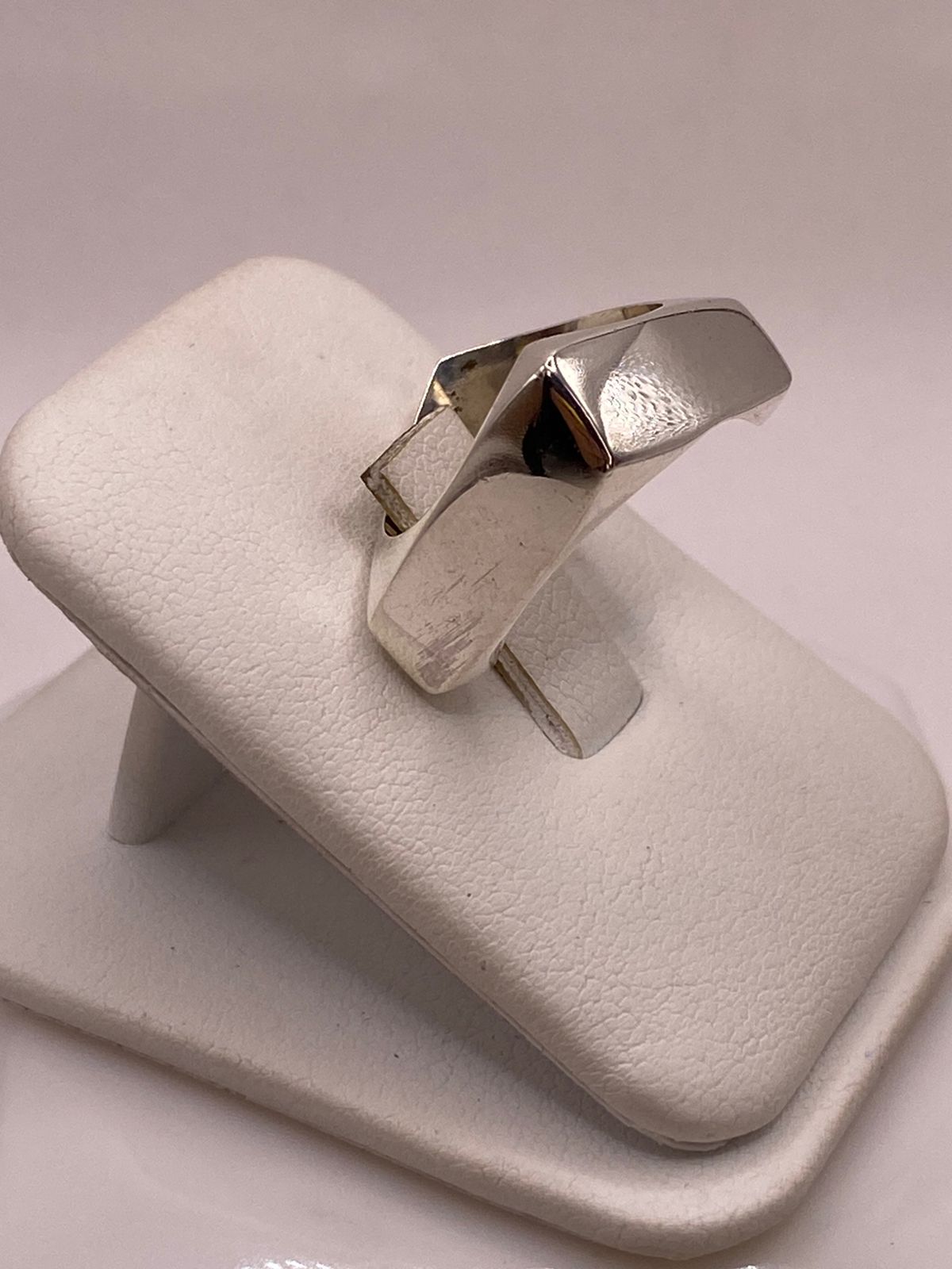 Anillo Geométrico Cuadrado de Plata Ley .925 — ángulo diagonal
