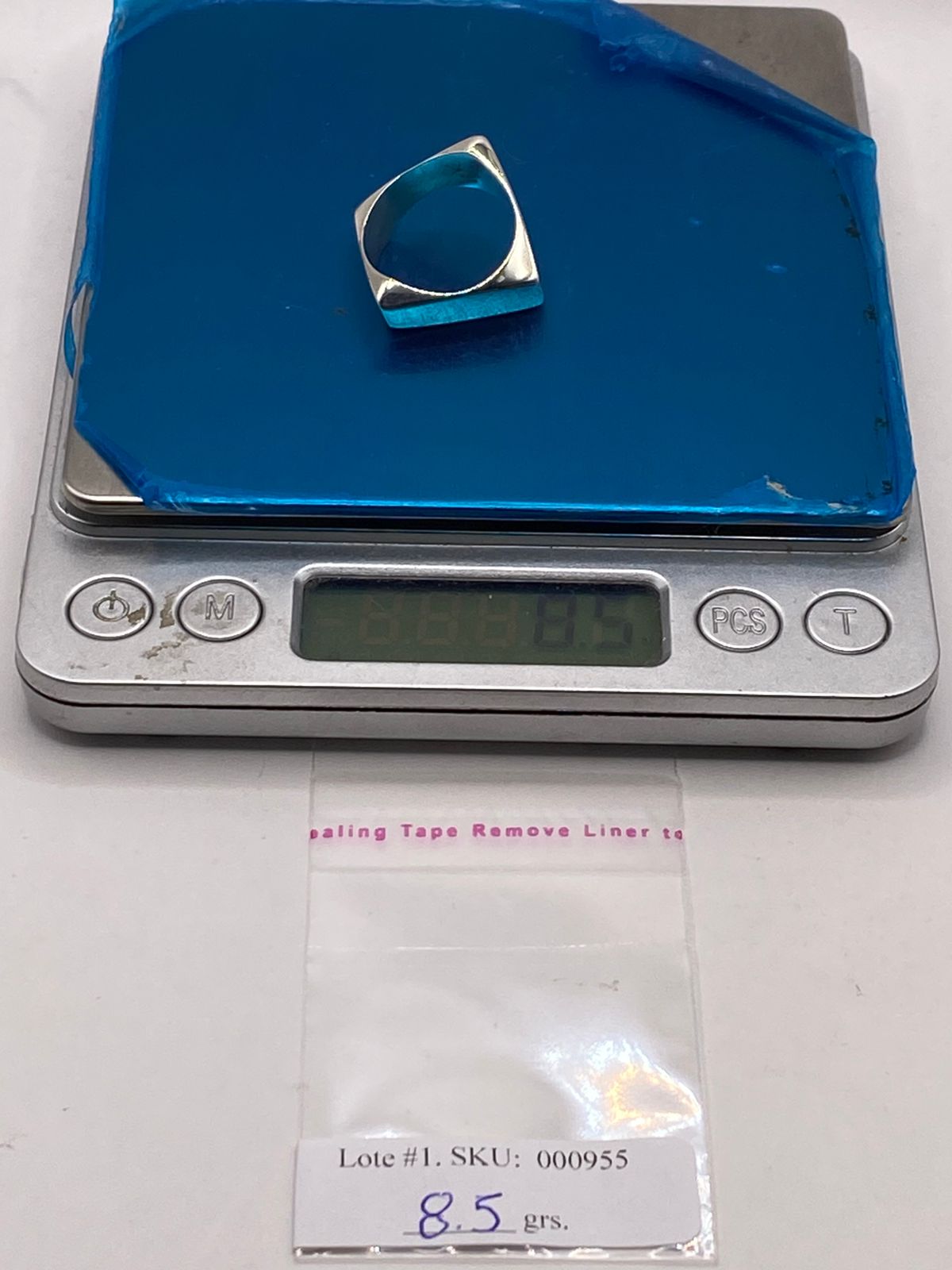 Anillo Geométrico Cuadrado de Plata Ley .925, peso en gramos (báscula)