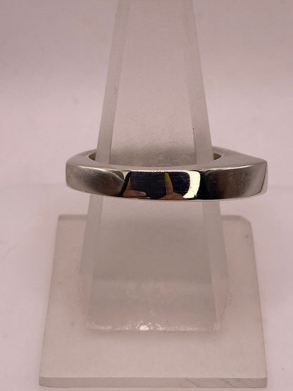 Anillo Geométrico Curvo en Plata .925, vista lateral