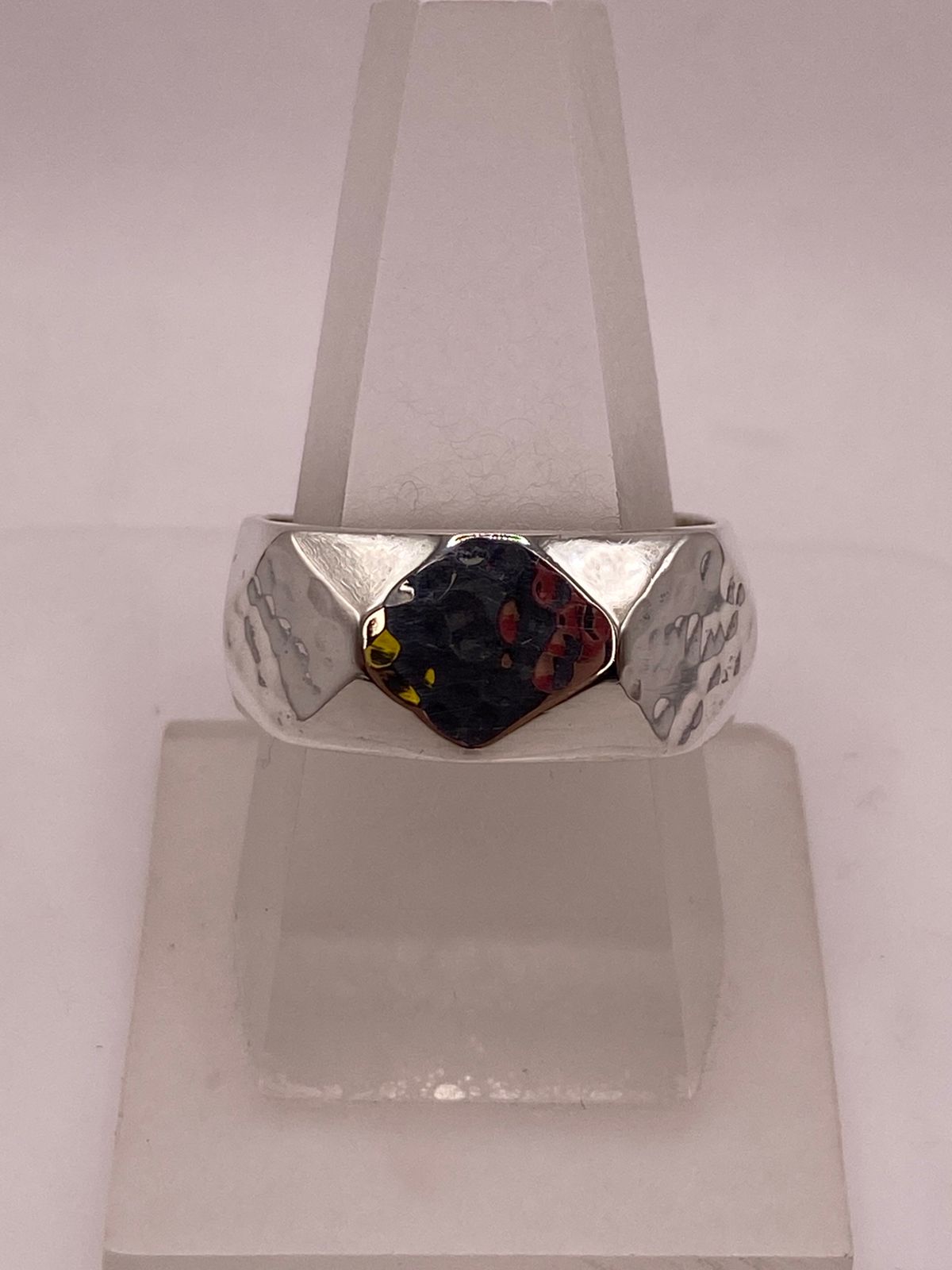 Anillo Geométrico Martillado con Figuras de Rombo de Plata Ley .925, sello de autenticidad Plata Ley .925