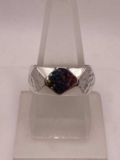 Anillo Geométrico Martillado con Figuras de Rombo de Plata Ley .925, sello de autenticidad Plata Ley .925