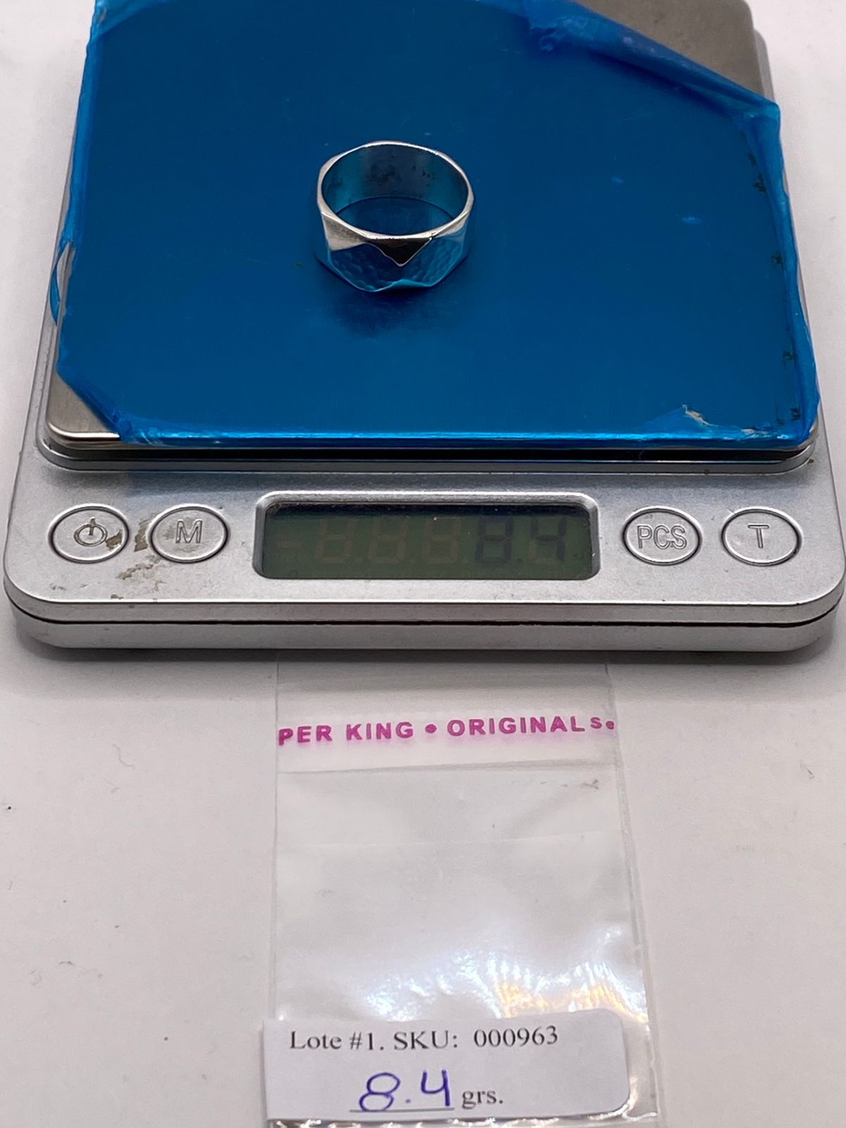 Anillo Geométrico Martillado con Figuras de Rombo de Plata Ley .925, peso en gramos (báscula)