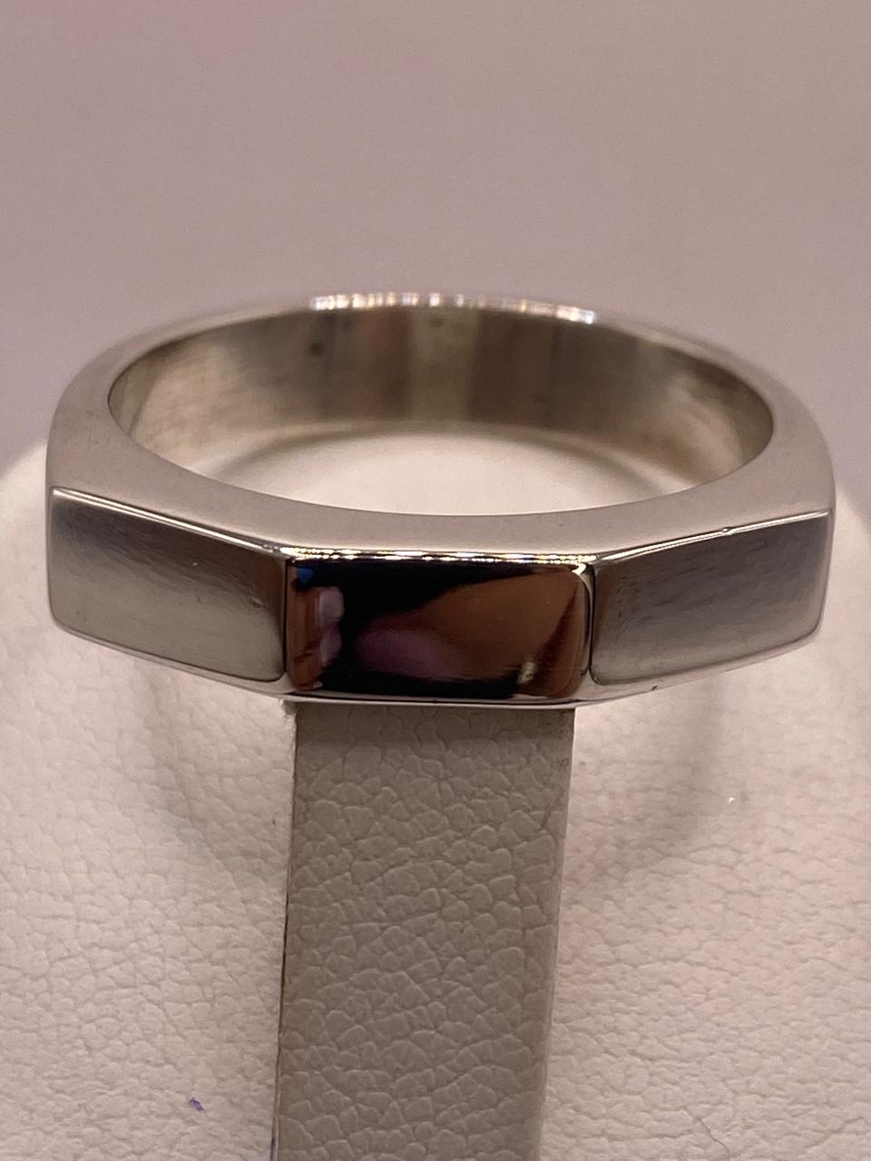Anillo Geométrico Minimalista en Plata .925, sello de autenticidad Plata Ley .925