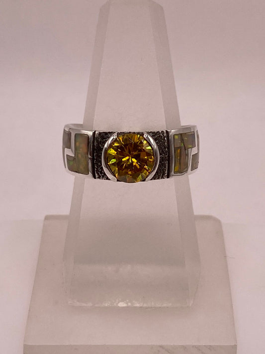 Anillo Geométrico con Ópalo de Fuego y Zirconia Amarilla en Plata .950 — ángulo diagonal