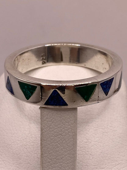 Anillo Geométrico de Plata .925 con Incrustaciones de Piedra, sello de autenticidad Plata Ley .925