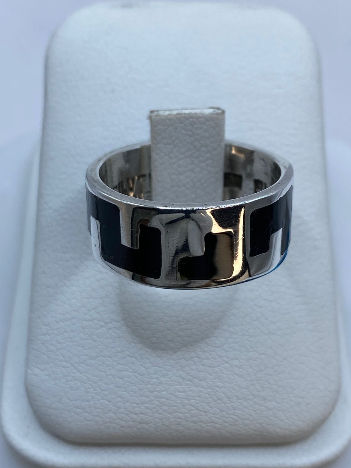 Anillo Geométrico de Plata .925 con Obsidiana Negra — ángulo diagonal