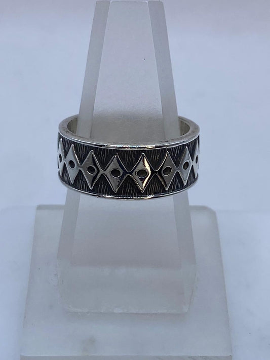 Anillo Geométrico Tribal en Plata .925 — vista lateral