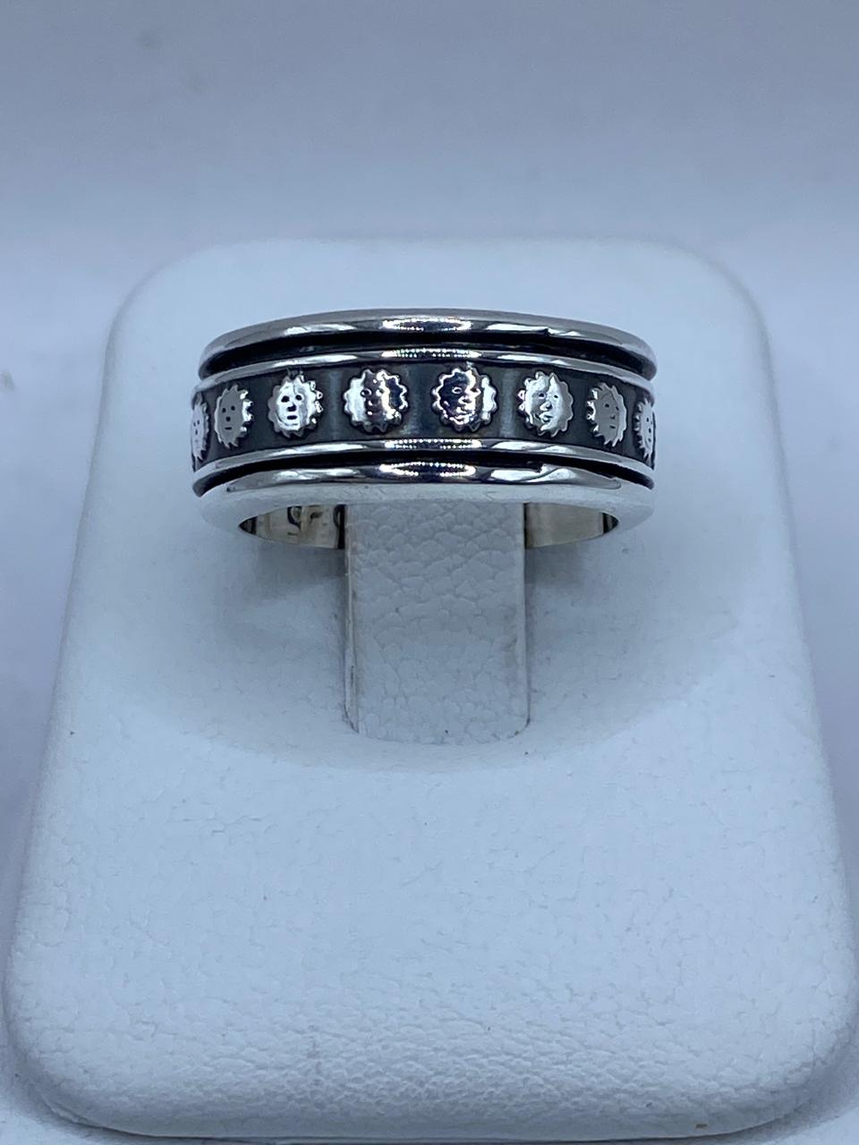 Anillo Giratorio de Plata 925 con Caritas de Sol, vista frontal