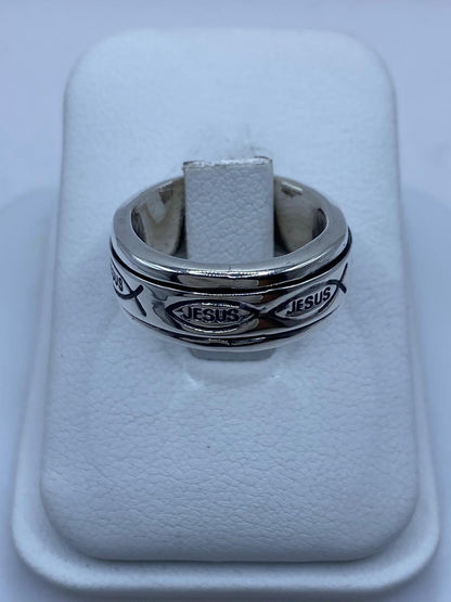 Anillo Giratorio de Plata 925 con Diseño Cristiano “jesus” e Ichthys — vista lateral