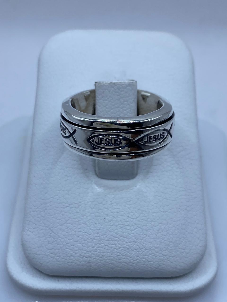 Anillo Giratorio de Plata 925 con Diseño Cristiano “jesus” e Ichthys, vista frontal