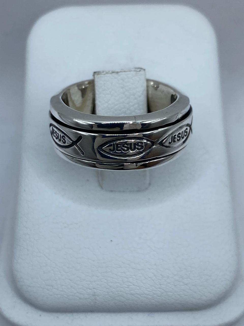 Anillo Giratorio de Plata 925 con Diseño Cristiano “jesus” e Ichthys, vista lateral