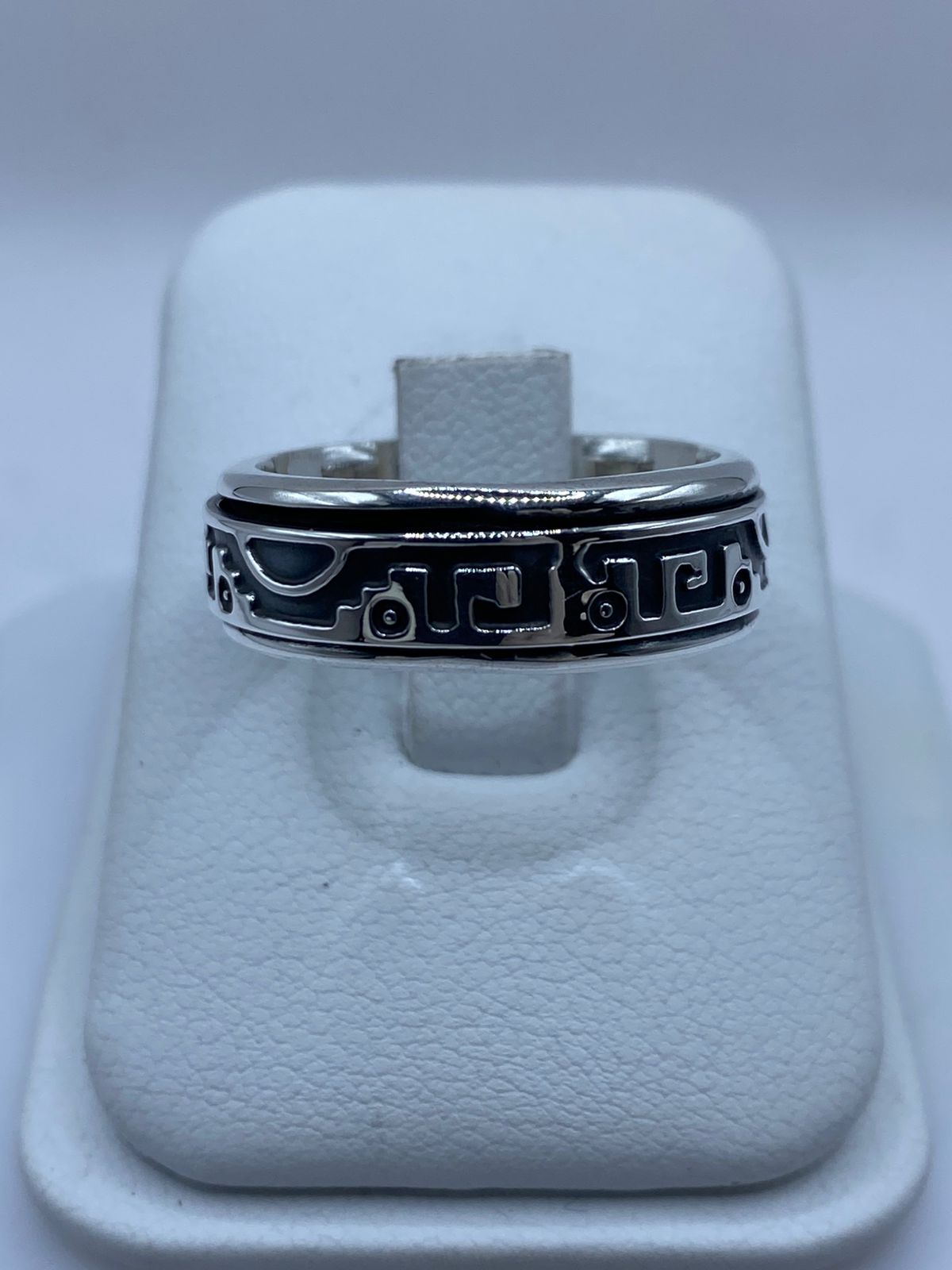 Anillo Giratorio Diseño Geométrico Abstracto en Plata 925, vista lateral
