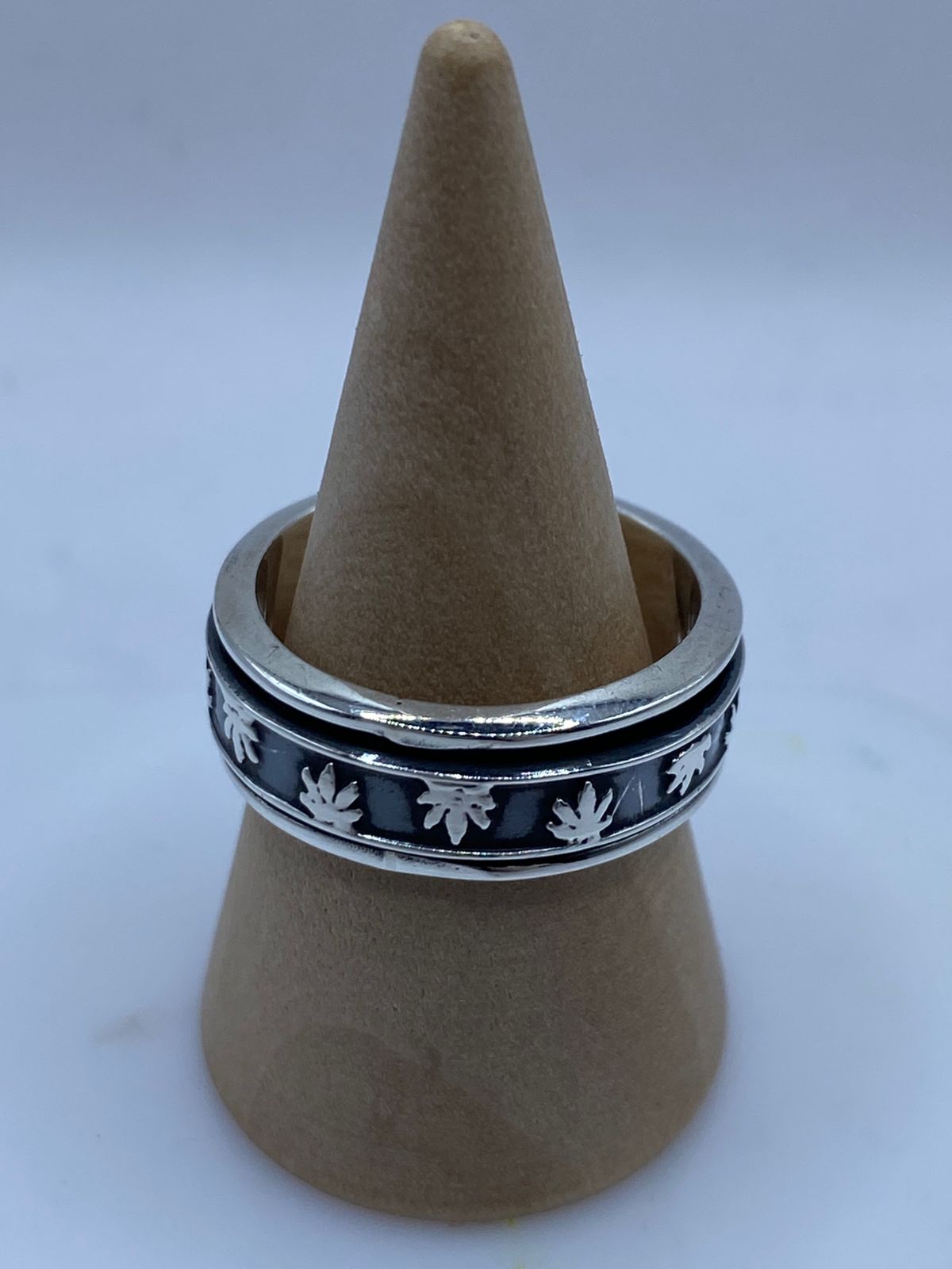 Anillo Giratorio Hoja de Maple en Plata 925