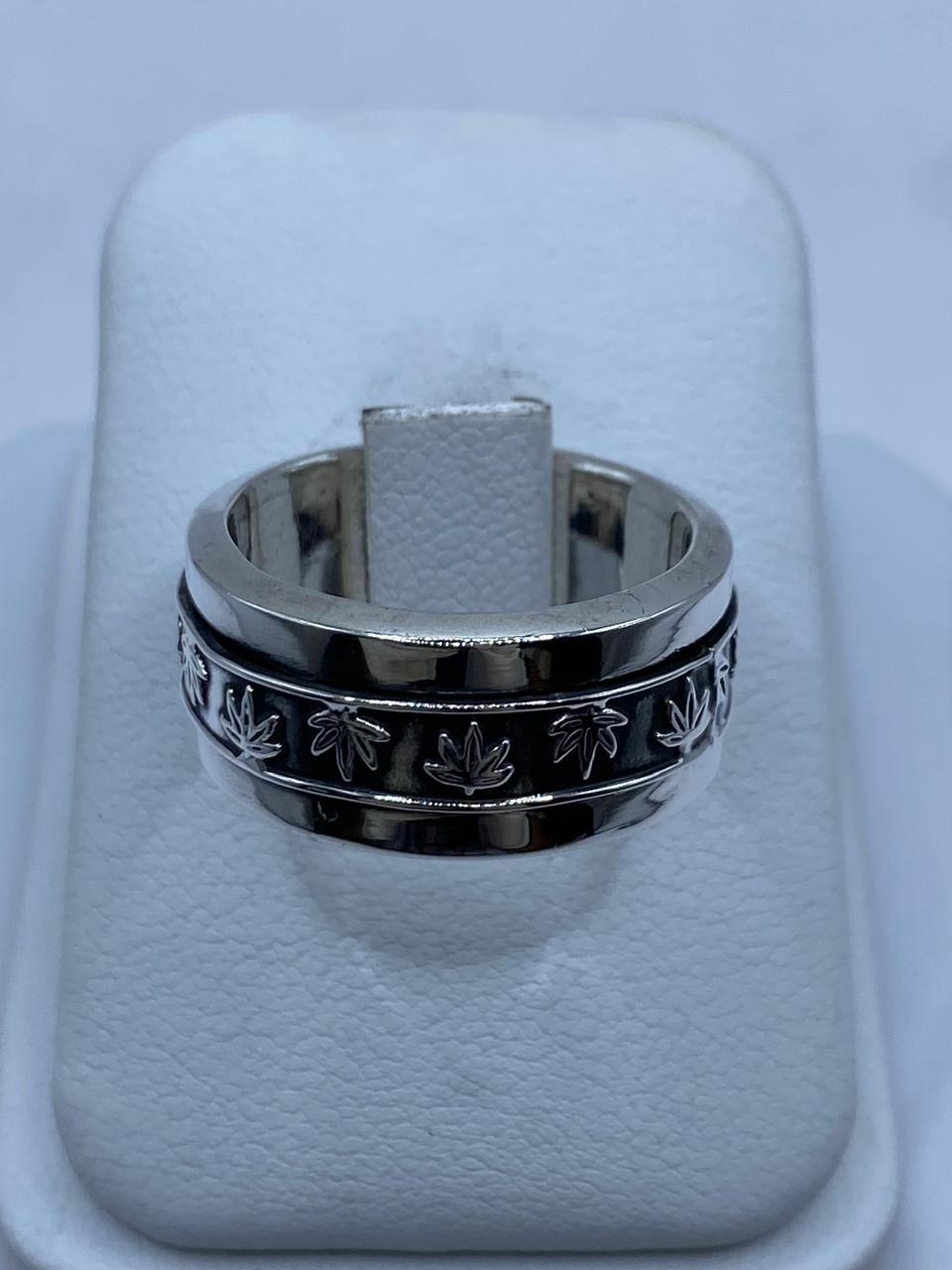 Anillo Giratorio Hoja de Maple en Plata 925, vista frontal