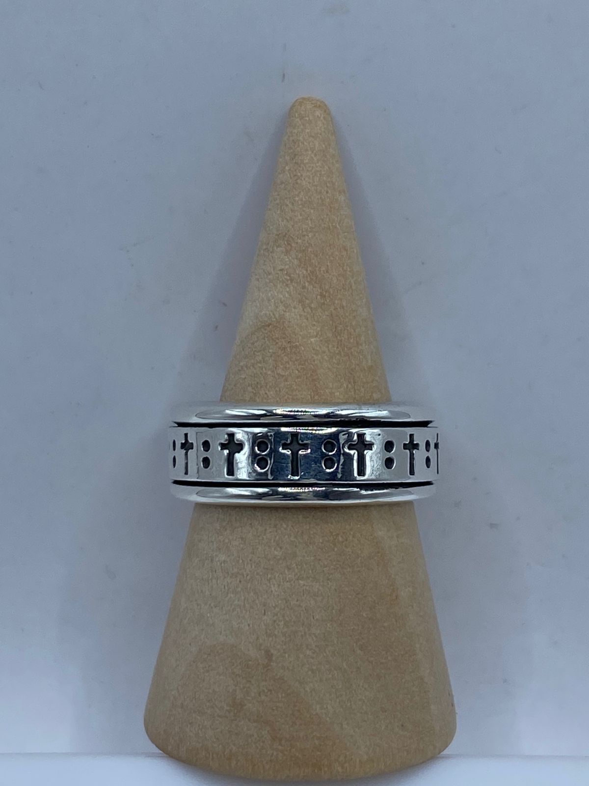 Anillo Giratorio de Plata 925 con Diseño de Cruces — vista lateral