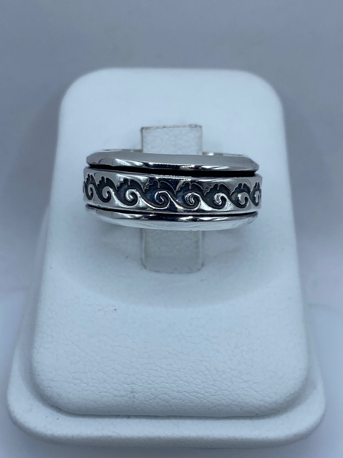 Anillo Giratorio de Plata 925 con Diseño de Olas Clásicas