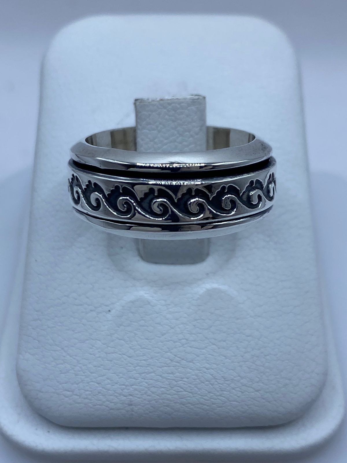 Anillo Giratorio de Plata 925 con Diseño de Olas Clásicas , vista lateral