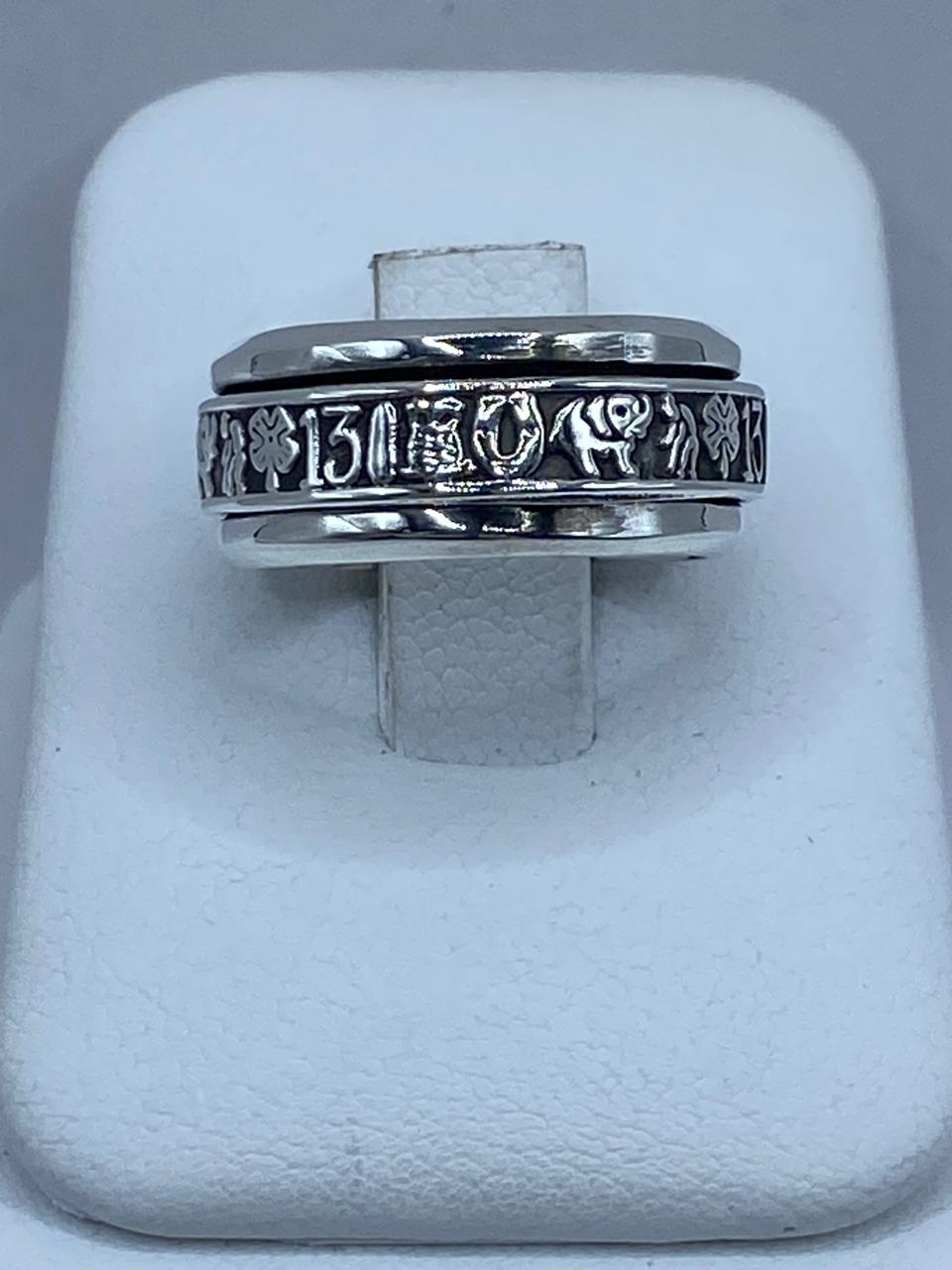Anillo Giratorio de Plata Esterlina 925 con Símbolos de la Suerte, vista lateral