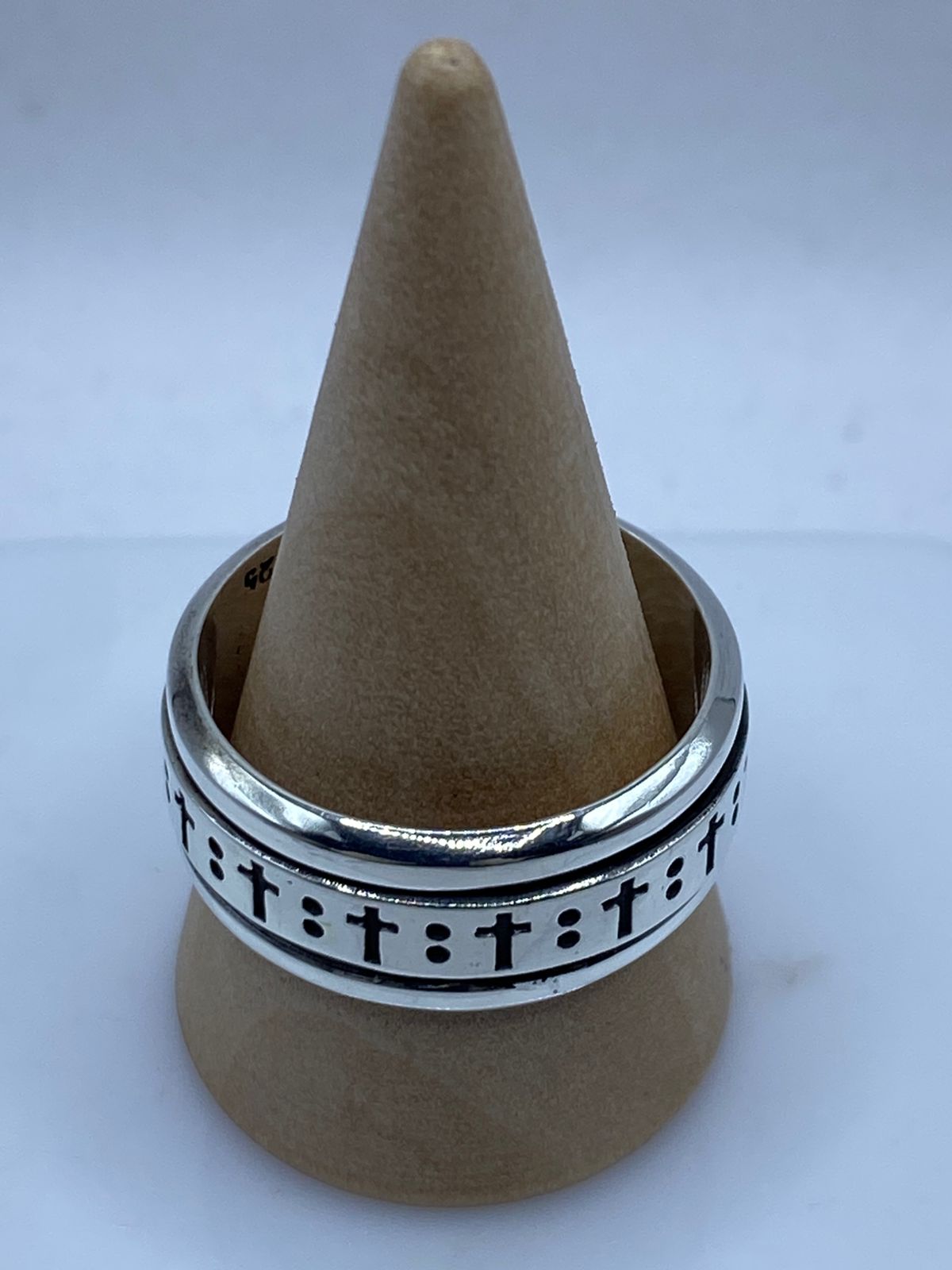Anillo Giratorio de Plata 925 con Cruce, vista frontal