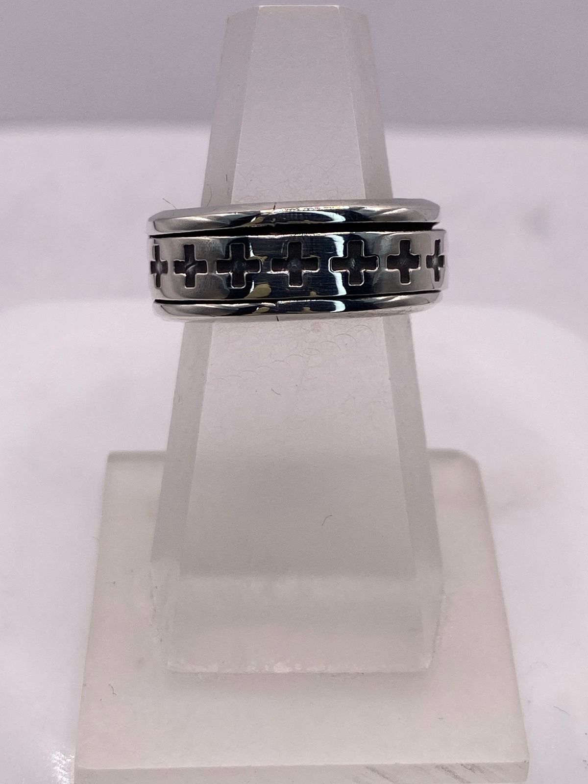 Anillo Giratorio de Plata .925 con Cruces Caladas