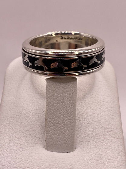 Anillo Giratorio de Plata .925 con Delfines y Obsidiana, sello de autenticidad Plata Ley .925