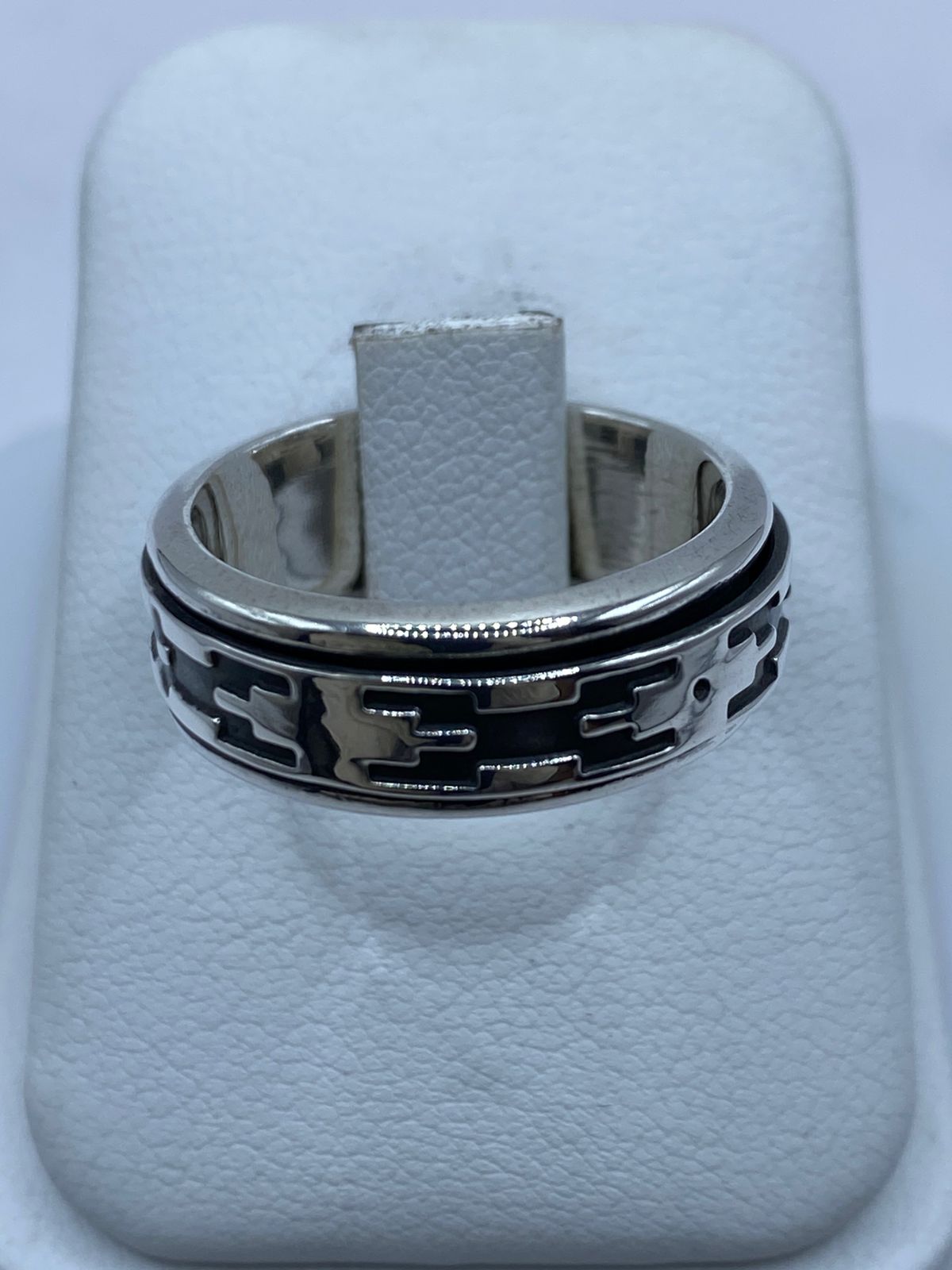 Anillo Giratorio de Plata 925 con Diseño Abstracto Contemporáneo, vista lateral