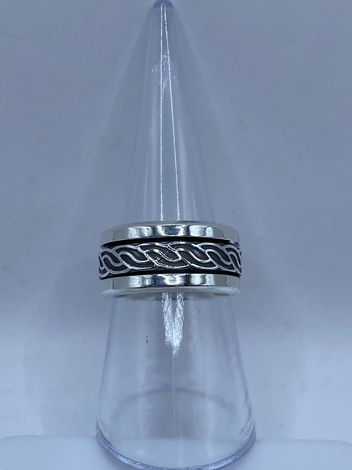 Anillo Giratorio de Plata 925 con Diseño de Cadena Entrelazada, vista lateral