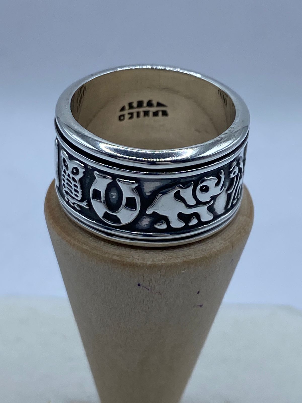 Anillo Giratorio de Plata 925 con Diseño de Elefantes y Número 13, sello de autenticidad Plata Ley .925