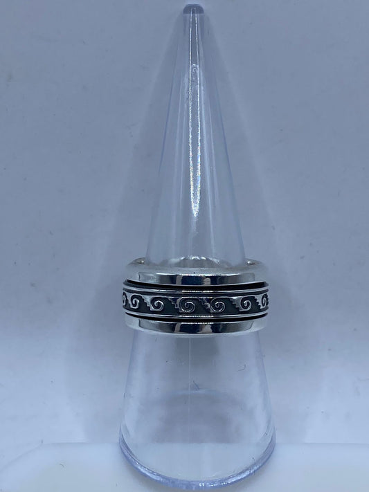 Anillo Giratorio de Plata 925 con Diseño Espiral Clási — vista lateral