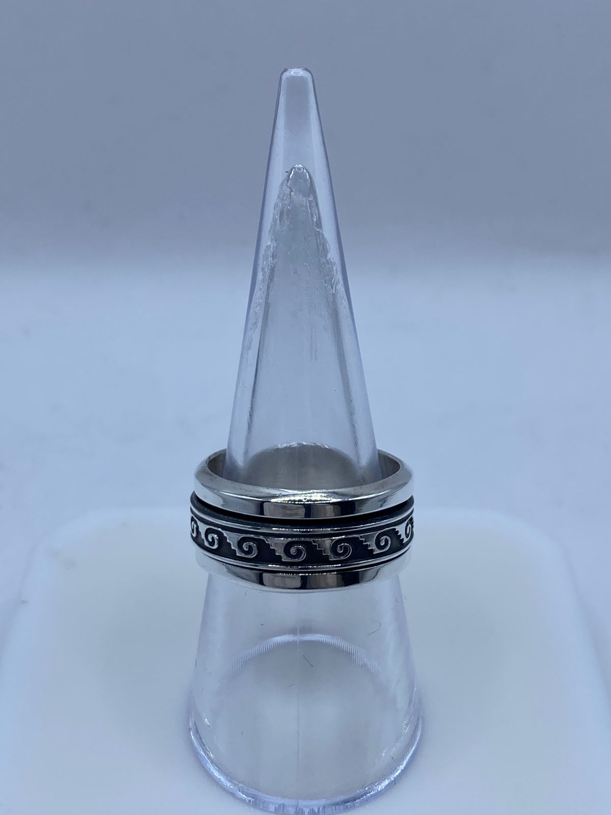 Anillo Giratorio de Plata 925 con Diseño Espiral Clási, vista lateral