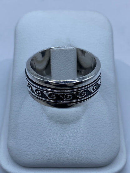 Anillo Giratorio de Plata 925 con Diseño de Espirales — vista lateral