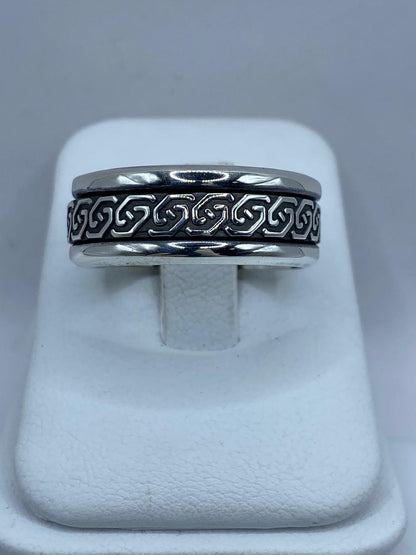 Anillo Giratorio de Plata 925 con Diseño Geométrico Clásico — vista lateral