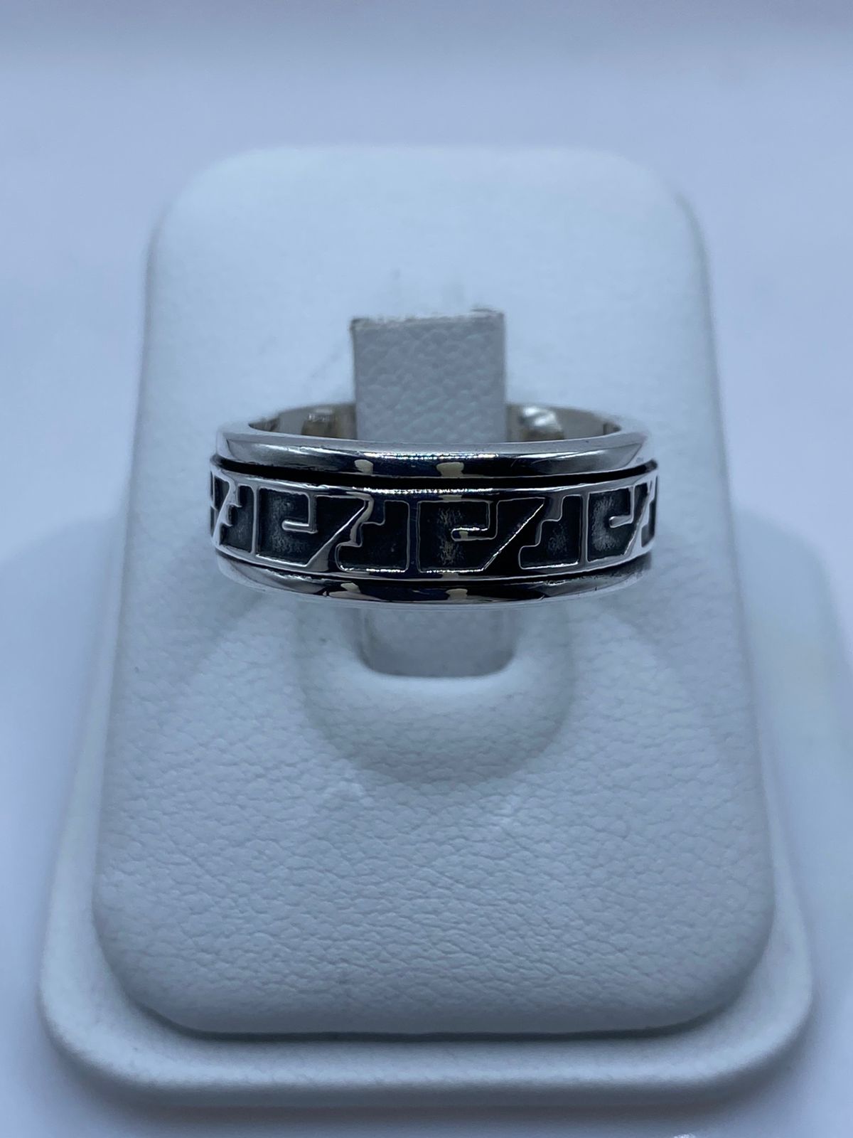 Anillo Giratorio de Plata 925 con Diseño Geométrico Moderno – Estilo Urbano Elegante , vista lateral