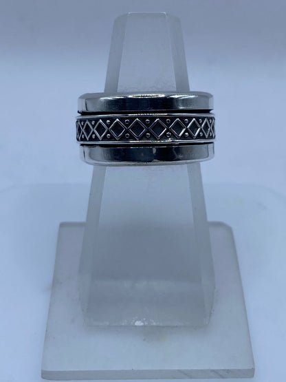 Anillo Giratorio de Plata 925 con Diseño Geométrico de Rombos, vista lateral