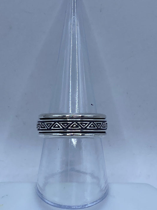 Anillo Giratorio de Plata 925 con Diseño Geométrico de Triángulos